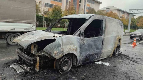 İstanbul'da araç yangını