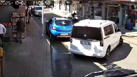 Bingöl'de motosiklet kazası güvenlik kamerasına yansıdı