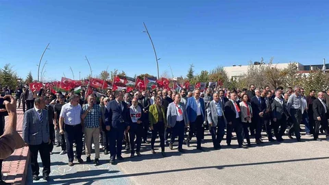 Karamanoğlu Mehmetbey Üniversitesi'nde Gazze için yürüyüş yapıldı
