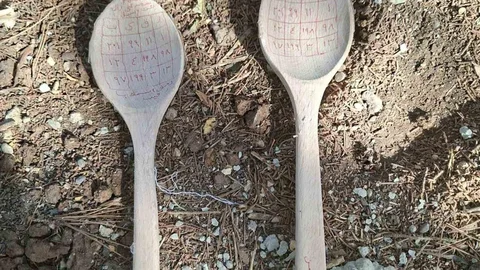 Diyarbakır'da mezarlıklardan çıkan büyüler hayrete düşürüyor