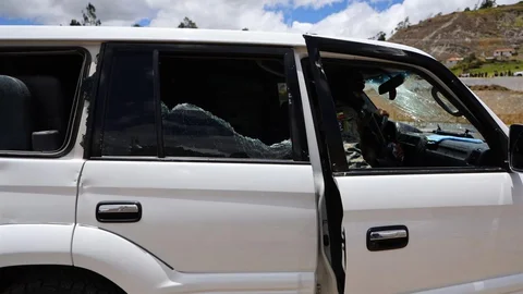 Ekvador'da Devlet Başkanı Noboa'nın aracına silahlı ve taşlı saldırı gerçekleştirildi