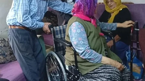 Samsun'da ihtiyaç sahiplerine tekerlekli sandalye desteği