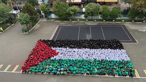 Bursa'da dev bayrak koreografisi