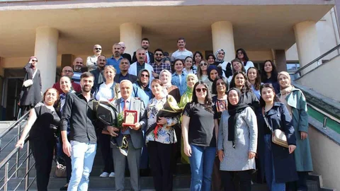 Iğdır'da emekli olan eğitimci Abdullah Bozkurt'a veda töreni düzenlendi.