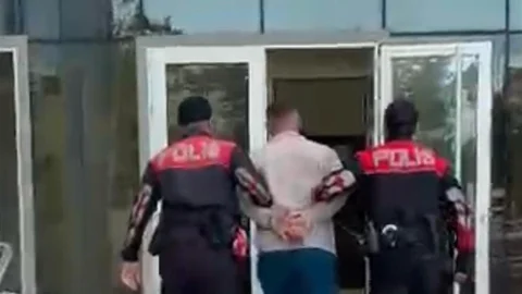 İzmir'de Hırsızlık Suçundan Aranan Şahıs
