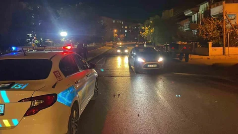 Karaman'da motosiklet traktör römorkuna çarptı