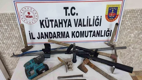 Kütahya'da kaçak kazı operasyonu