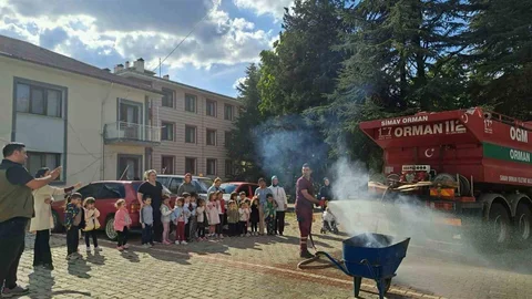 Kütahya'da miniklere orman yangınları eğitimi verildi