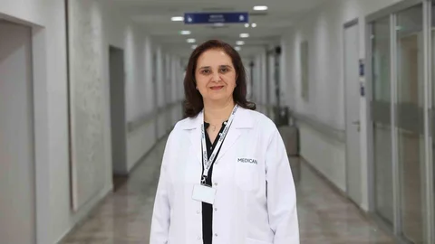 Op. Dr. Gökmengil, şah damarı hastalıklarının felç riskini artırdığını açıkladı.