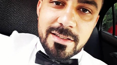 Ankara'da uyuşturucu etkisindeki bir şahıs, esnaf komşusunu makasla yaraladı.