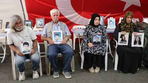 Diyarbakır Anneleri Bahçeli'nin çağrısını sevinçle karşıladı