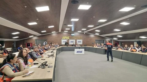 Kayseri'de muhtarlara afet eğitimi verildi