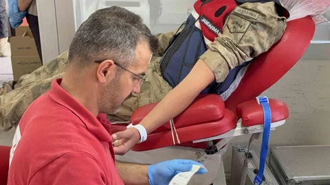 Tatvan'da güvenlik güçlerinden kan bağışı