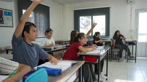 Mezitli Belediyesi’nin Etüt Merkezi’ndeki Ücretsiz Kurslara Öğrencilerden Yoğun İlgi