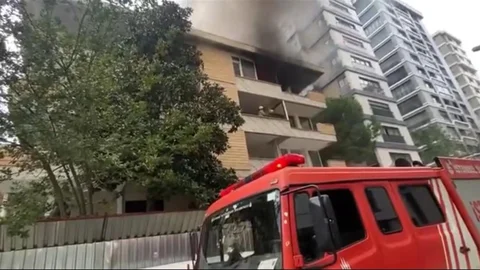 Kadıköy'de metruk binada çıkan yangın paniğe yol açtı