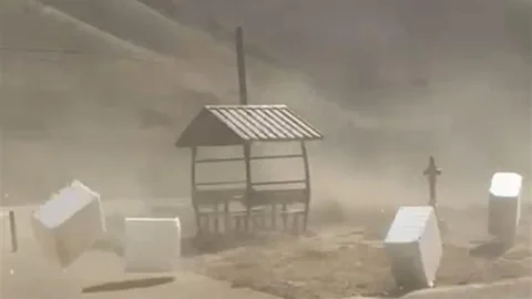 Bitlis'te fırtına etkili oldu