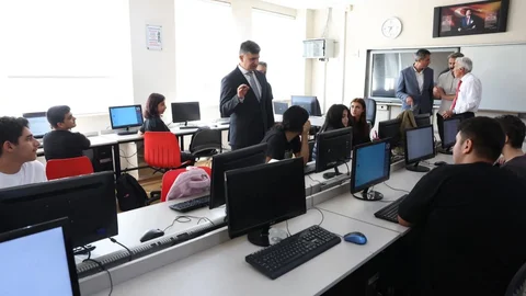 Başkan V. Şener'den Okul Ziyareti