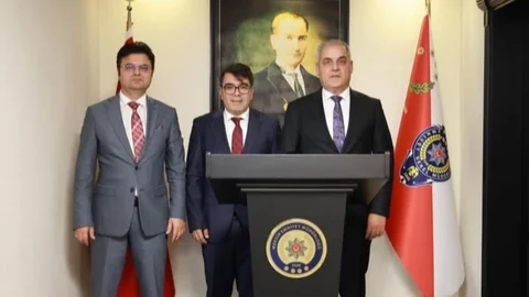 Mersin Emniyet Müdürü Yılmaz'a Cumhuriyet Başsavcısı Çelikkol İle Adalet Komisyon Başkanı Ceylan'dan "Hayırlı Olsun" Ziyareti
