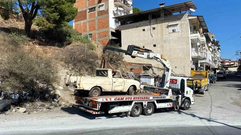 Bozdoğan'da hurda araçlar temizlendi