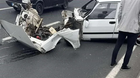 Tofaş marka otomobilin motoru fırladı
