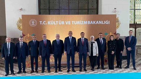 Kültür ve Turizm Bakanı Ersoy, İstanbul’daki Haydarpaşa ve Sirkeci Garı'nın Sultan II. Abdülhamid’in mirası olduğunu vurguladı.