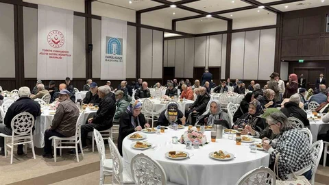 Darülaceze Sosyal Yaşam Şehri'nde Dünya Yaşlılar Günü etkinliği yapıldı