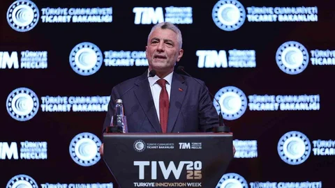 İstanbul'dan Almanya'ya 100 Togg aracı yola çıktı