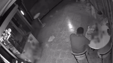 Burdur'da markette bir hırsız 1 saat alem yaptı