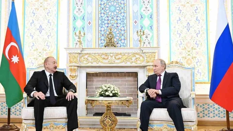 Putin, AZAL uçağının düşmesindeki Rusya'nın rolünü kabul etti