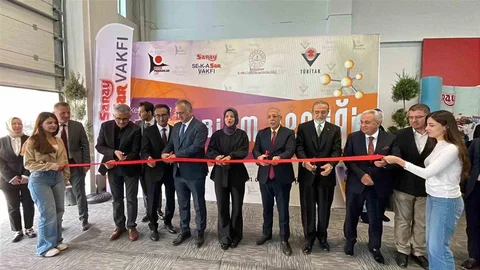 Karaman'da "Keşfetmenin Neşeli Yolculuğu-2" bilim şenliği başladı