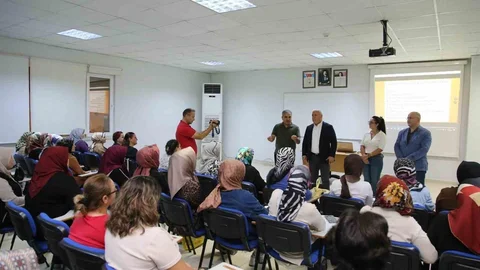 Antalya'da Servis Rehberlerine Eğitim Desteği