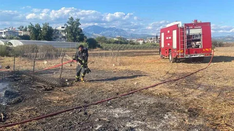 Antalya'da ahır yangını