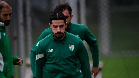 Bursaspor, Tahsin Tam yönetiminde ilk antrenmanını gerçekleştirdi