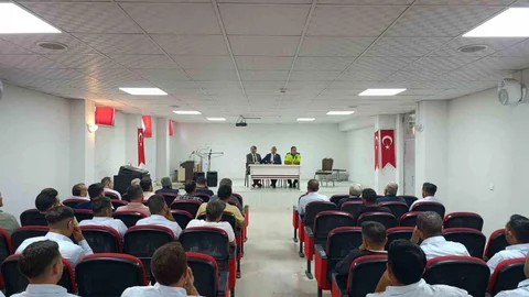 Malatya'da okul servisi sürücülerine bilgilendirme toplantısı yapıldı