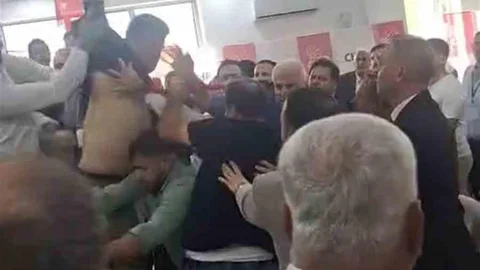 CHP Samandağ ilçe kongresinde gergin anlar yaşandı