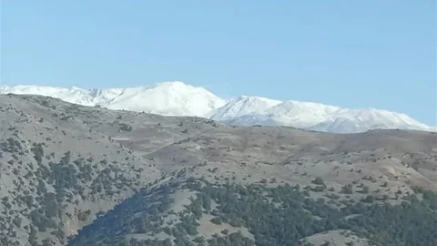 Tunceli'de Kırklar Dağı'na kar yağdı