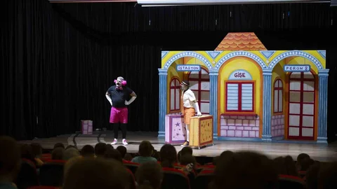 Mersin'de Çocuklar İçin Tiyatro Projesi