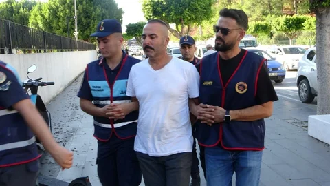 Antalya'da çöp kamyonunda cinayet işlendi