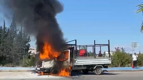 Adana'da kamyonet yangını meydana geldi
