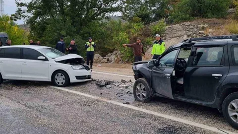 Bilecik'te otomobillerin çarpıştığı kazada 2 kişi yaralandı