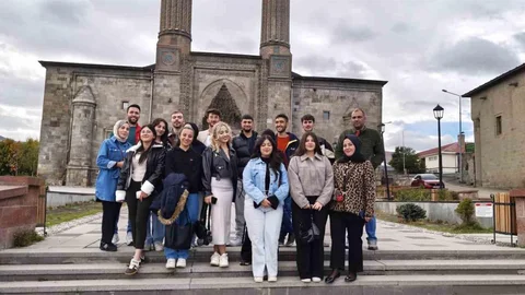 Aşkale'de "Bir Bilenle Erzurum" projesi