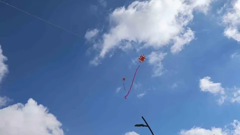 Nevşehir'de öğrenciler Gazze halkı için uçurtmalar uçurdu