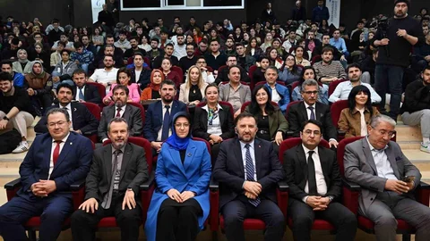 Manisa'da TUSAŞ Genel Müdürü Demiroğlu'ndan konferans