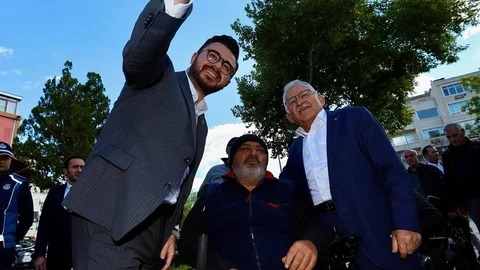 Kayseri'de Esnafı Ziyaret Etti