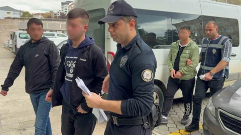 Samsun'da 2 kişiyi sopayla darbeden 3 kişi gözaltına alındı