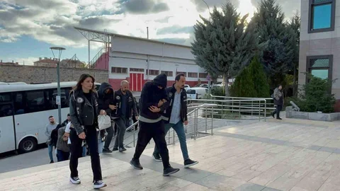 Nevşehir'de rüşvet ve usulsüzlük operasyonunda 17 kişi tutuklandı