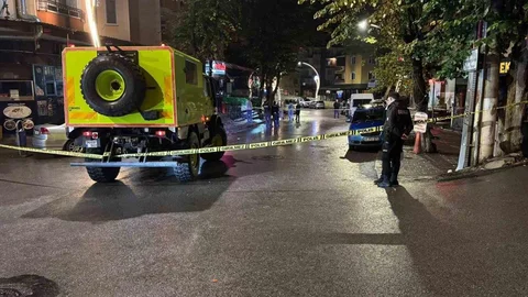 Kocaeli'de jiletle kendisini keserek çevreye rahatsızlık veren şahsın ölümüyle ilgili 3 kişi tutuklandı.