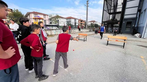 Düzce'de gençlik merkezi tanıtımları sürüyor
