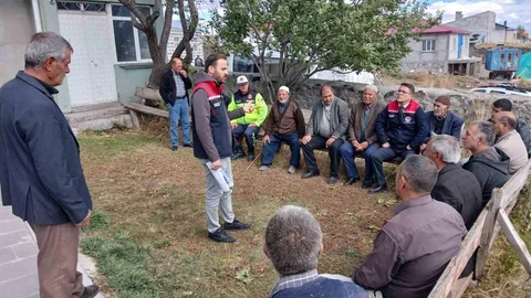 Kars'ta çiftçilere iklim değişikliği ve tarım sayımı hakkında eğitim verildi