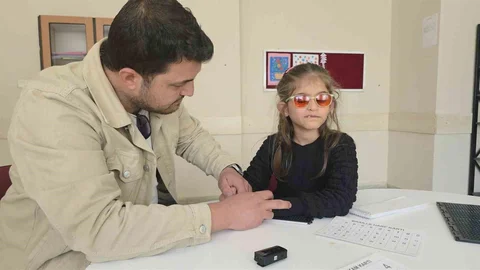 İzmir'de Defne'nin Öğrenme Mücadelesi